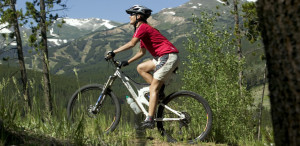 Memilih safety gear untuk hobi sepeda gunung